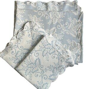MARTHA STEWART Vintage Matelasse Coverlet and Pillow Shams. Full/Double
